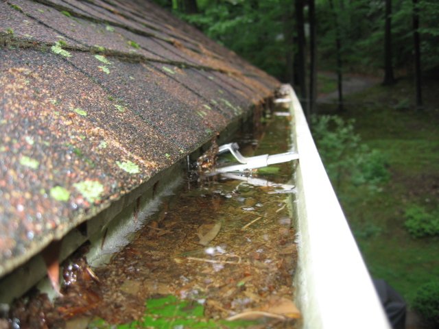 clogged-gutter-cambridge-ma